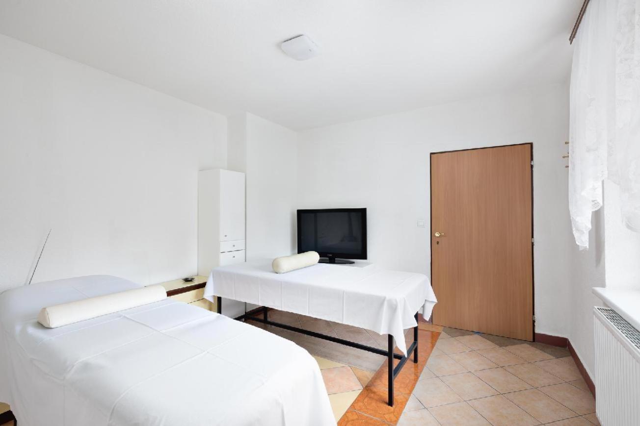 Вилла Wellness Club Puclice Экстерьер фото